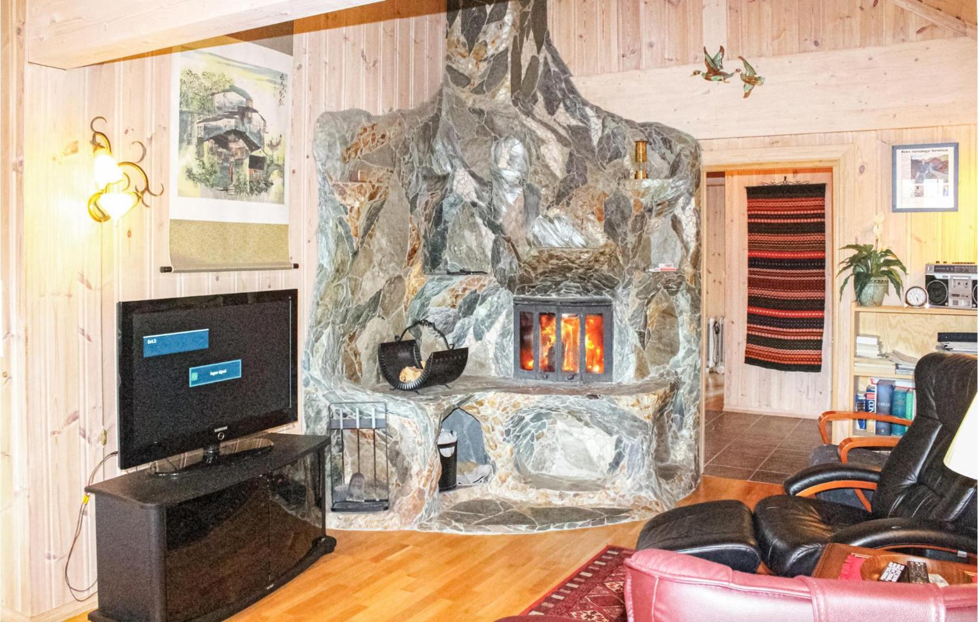 Beautiful Home In Sogndal With House Sea View Svidalen Екстериор снимка