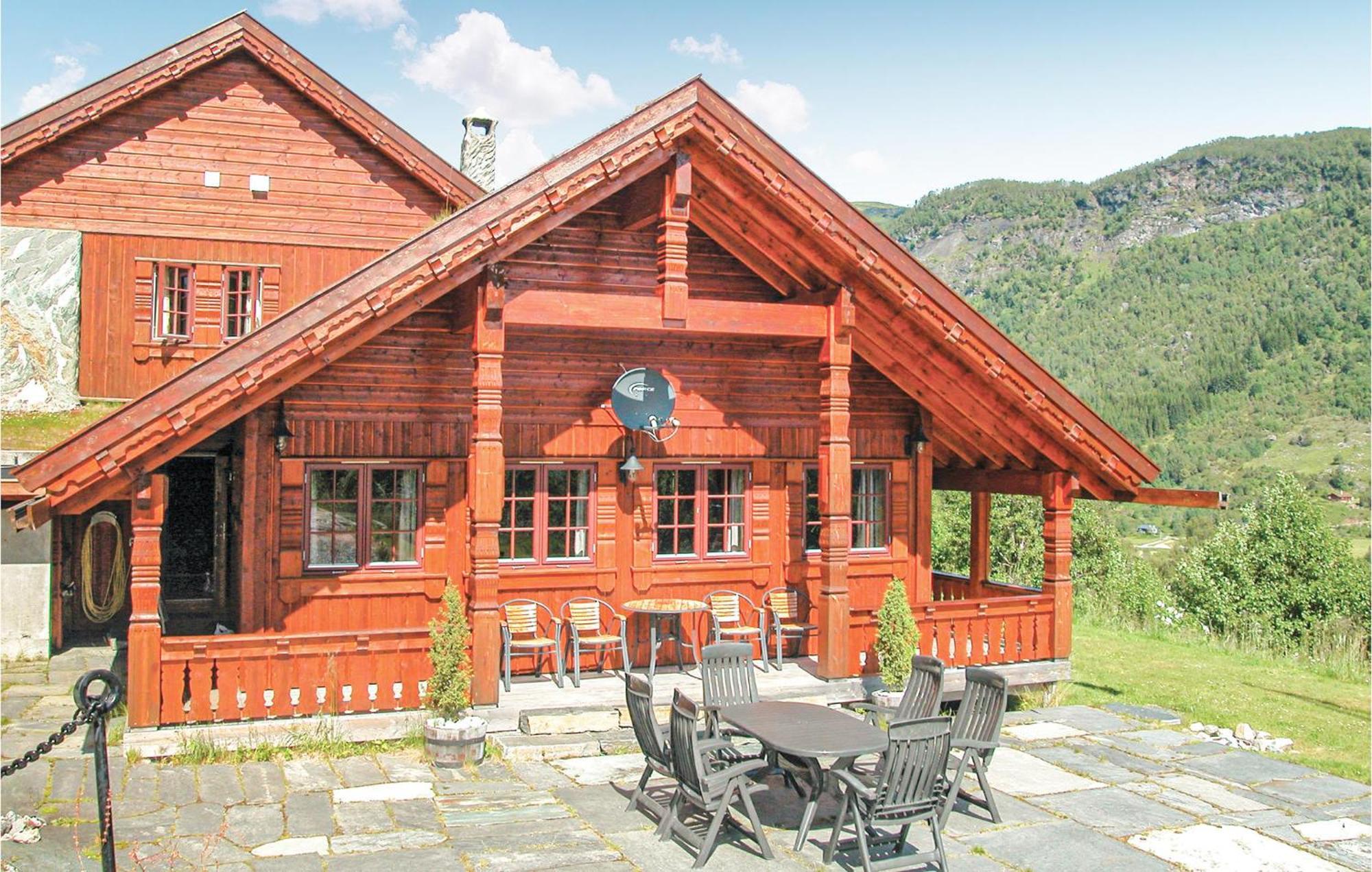 Beautiful Home In Sogndal With House Sea View Svidalen Екстериор снимка
